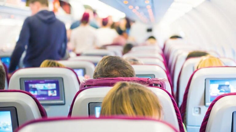 Outraged passengers say parents ditched rowdy kids in coach while they upgraded to first class