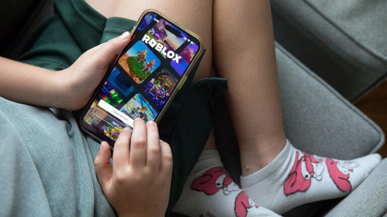 Roblox adds age-based accounts for kids and teens