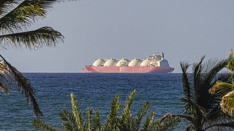 Iran threatens to halt Red Sea traffic in response to US military blockade of ports