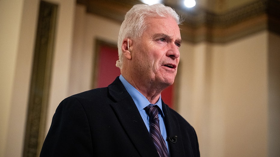 Republicans bet higher tax refunds will boost midterm chances as blue states resist relief